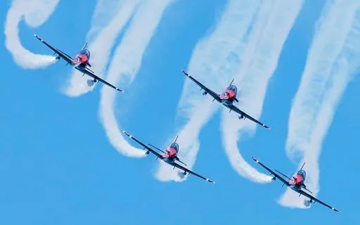Royal Australian Air Force Roulettes performing over Sydney Harbour